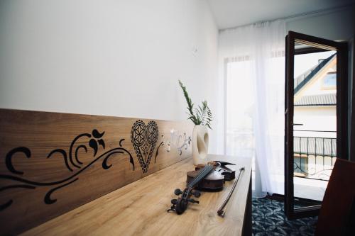 Χώρος καθιστικού στο Domek Folk Chalet Zakopane