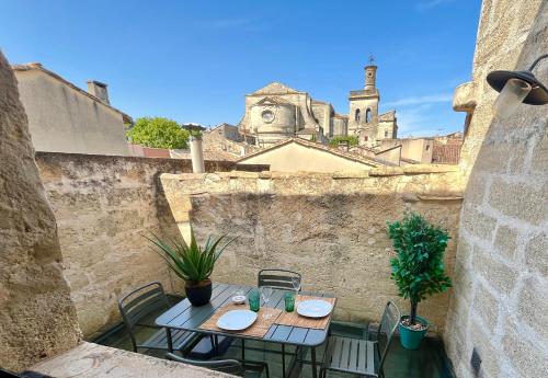 Maison de Roche - Uzès Centre historique La Fenestrelle