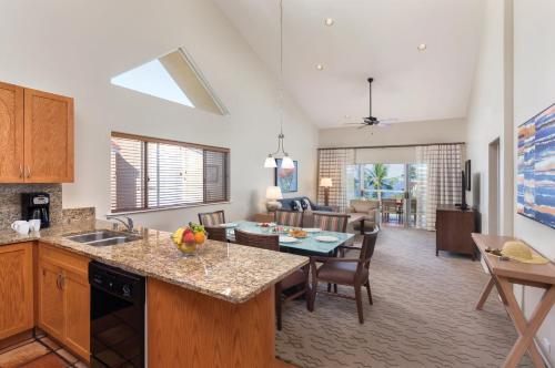 Kuchyň nebo kuchyňský kout v ubytování Wyndham Kona Coast Resort 1BR Apartment with Resort Access