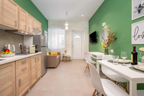 Fifika's Beachside House