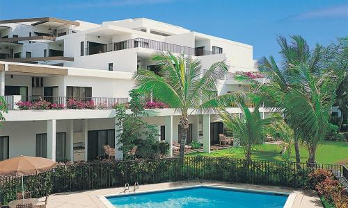 Bazén v ubytování Wyndham Royal Sea Cliff 2BR Apartment with Resort Access nebo v jeho okolí