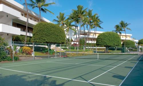 Tenis a/nebo squash v ubytování Wyndham Royal Sea Cliff 2BR Apartment with Resort Access nebo okolí