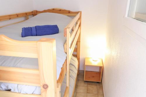quelques lits superposés dans une chambre dans l'établissement Azeos by POM, au Cap d'Agde