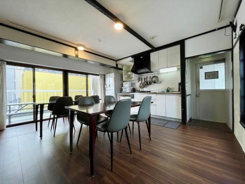 Kuchyň nebo kuchyňský kout v ubytování Nomad Hostel East
