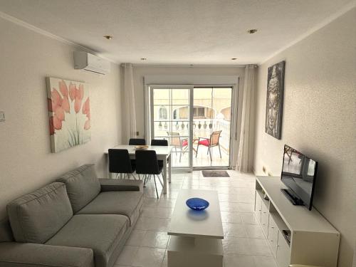 Penthouse met 2 slaapkamers bij het strand in Torrevieja