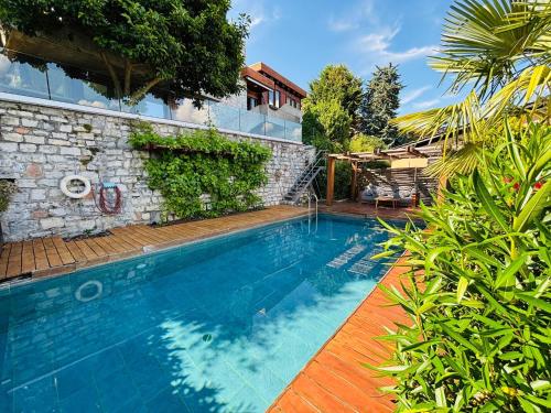 Gallery image of Family suite with garden and amaizing view to Lugano in Cademario