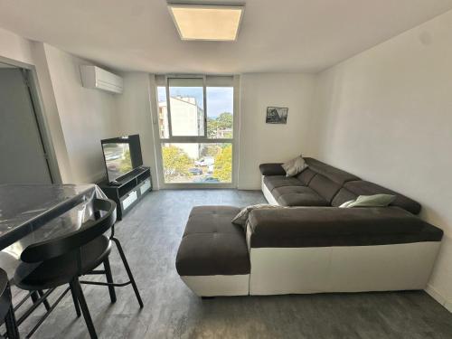 Casa 9 - Spacieux et familial, 3 chambres, 2 terrasses, climatisation et stationnement facile