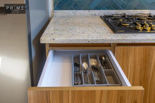 Una cocina o cocineta en Prime Residence Zayed Hills