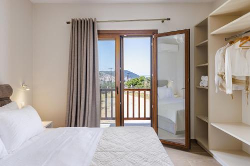 ILKA Residence - Stylish Stay Near Skopelos Port
