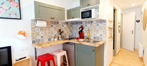 Dapur atau dapur kecil di Perrutel - entre Bastide et cité