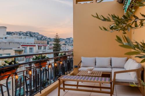 Luxurious penthouse, 2 bedroom suites, 3 spacious terraces, gorgeous views of mountains and sea,