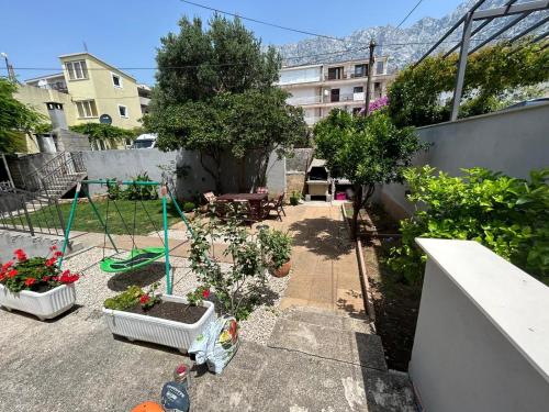 Spacious apartment in Makarska Maria