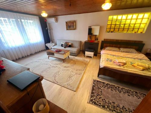 Ένα ή περισσότερα κρεβάτια σε δωμάτιο στο Old Street House