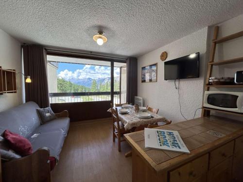 Studio cosy au ski pour 4 avec balcon, parking et wifi à Montgenèvre - FR-1-330D-95