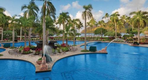 Bazén v ubytování Marriott's Kauai Beach Club 1BR Apartment with Resort Access nebo v jeho okolí