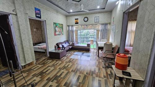 Postel nebo postele na pokoji v ubytování Sukoon Villa at Bhaderwah