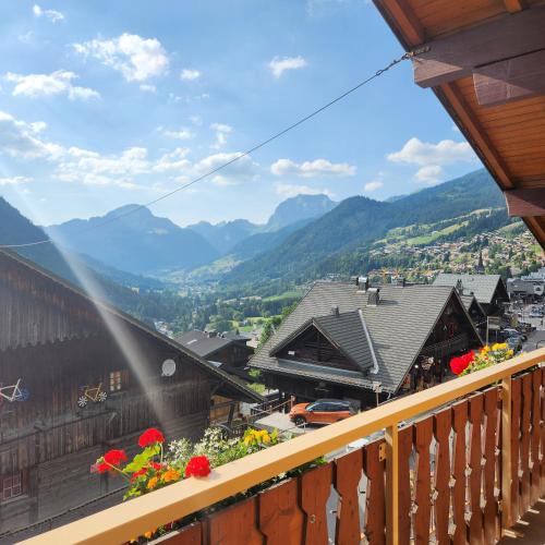 Nouveau !LE CHOUCAS appartements au centre de Chatel avec parking couvert