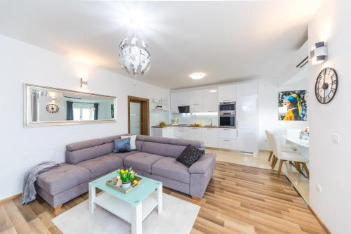 Sea view apartment