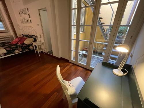 Charming apartment at the Columns of San Lorenzo