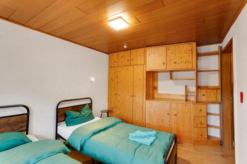 Ένα ή περισσότερα κρεβάτια σε δωμάτιο στο Moderne & Rustikale Wohnung I Zentral I Geschäftsreisen I Top Anbindung