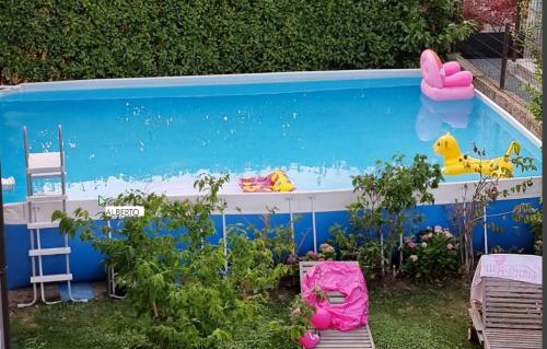 Bazén v ubytování B&B Dolce Olga nebo v jeho okolí