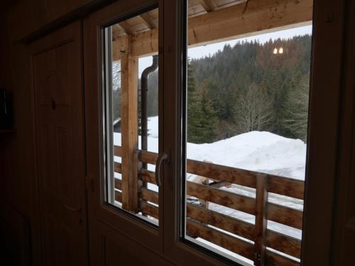 La Babaute 2 Studios 2-4 pers, Calme et nature, balcon et parkings im Winter