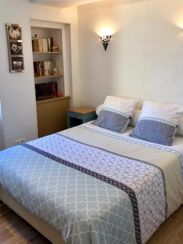 S19 Parking 1 chambre 1 à 2 personnes, facile d'acces A77, Nevers Magny Cours