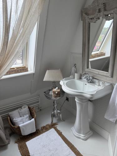 Ένα μπάνιο στο Villa Celine