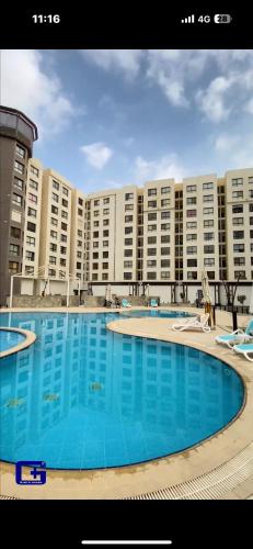 elegant apartment with balcony lake view and pool access