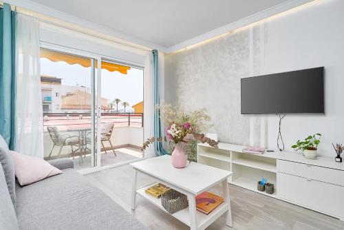 Beachside Bliss Pool & Tennis near Málaga