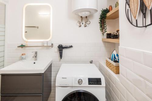 Deluxe New Studio l 10 Min walk to Centre