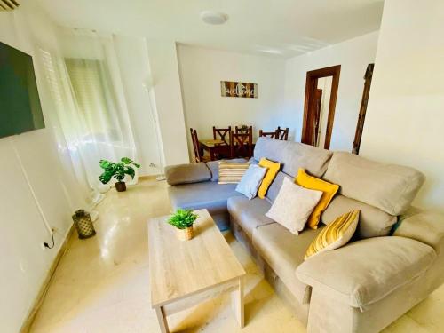 Los Boliches, 3 habitaciones, piscina y chimenea