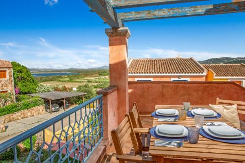 Μπαλκόνι ή βεράντα στο LEONE FLAT VIII & Private Terrace with SEA VIEW