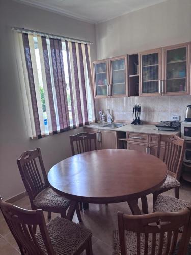 Dapur atau dapur kecil di Lovely House