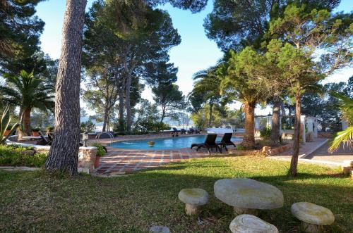 Bazén v ubytování Villa Colina Ibiza nebo v jeho okolí