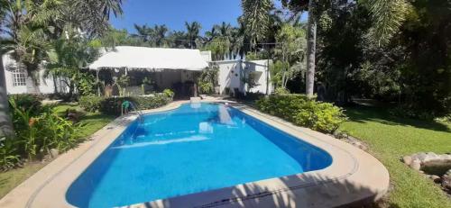 Πισίνα στο ή κοντά στο Villa Familiar de Lujo con alberca privada