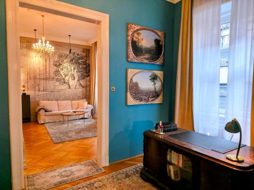 RB64 - Classy & Spacious Home near Villa District