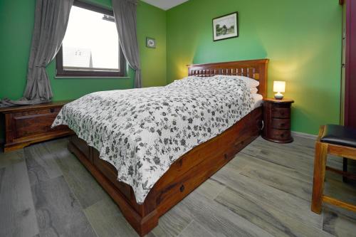 Ένα ή περισσότερα κρεβάτια σε δωμάτιο στο Perła I, Jaworki