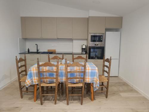 Η κουζίνα ή μικρή κουζίνα στο Ático relax con gran terraza y vistas a la Costa Brava