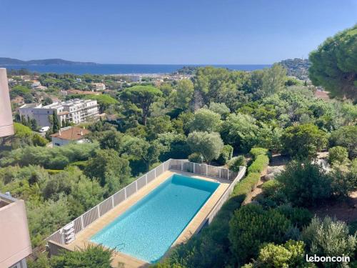 Appartement vue mer et piscine CAVALAIRE 5 personnes