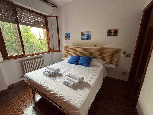 Postel nebo postele na pokoji v ubytování Lori Conero House