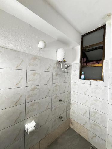 Koupelna v ubytování Lavish 2 bedroom apartment Bamburi off JCC Rd