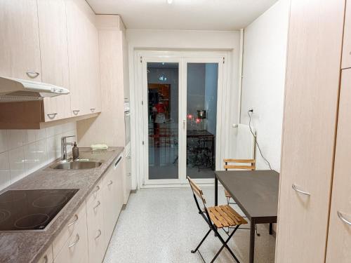 Kuchyň nebo kuchyňský kout v ubytování New in Bern 3 bedrooms central and spacious