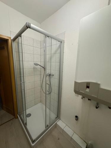 Bilik mandi di Platin Apartment
