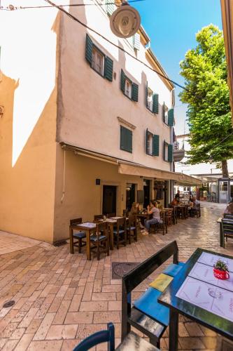 Stomorica Apartments