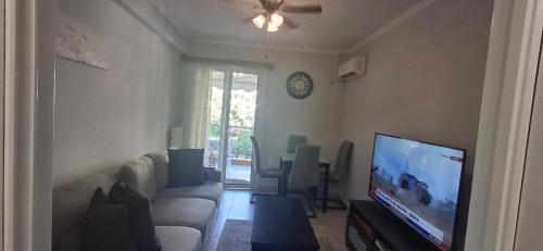 Glyfada31 near center