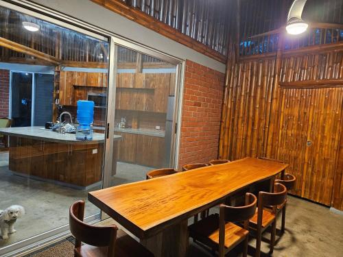 Dapur atau dapur kecil di Bamboo C House