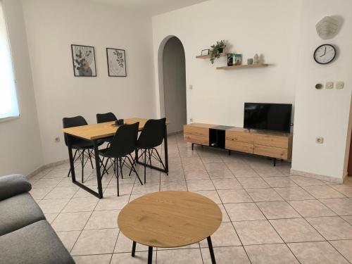 Et tv og/eller underholdning på Apartments Ines