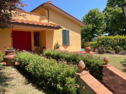 Κήπος έξω από το Villa Elisa