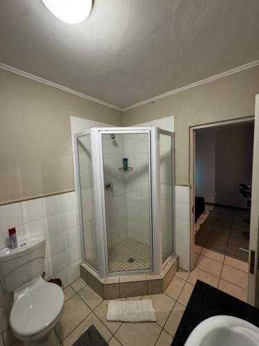 Koupelna v ubytování Lakeside 2 Bedroom Apartment